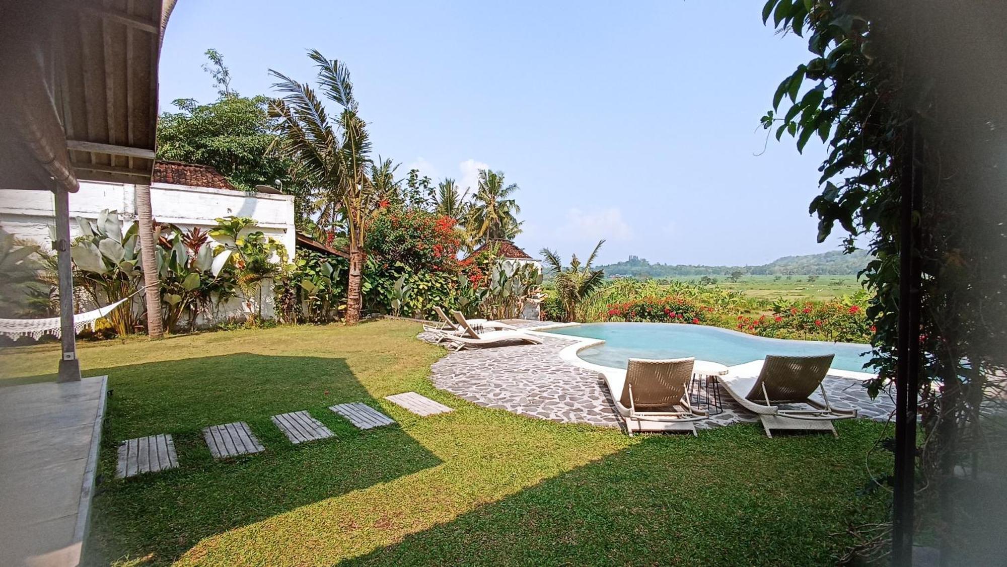 Sunmoonstarvillas Yogyakarta Jarakan Exterior photo